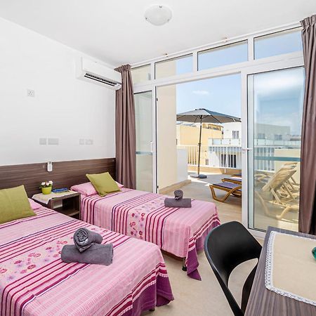 Summer Breeze Penthouse With Private Hot Tub & Terrace With Panoramic Views, By Getawaysmalta Mellieħa Esterno foto