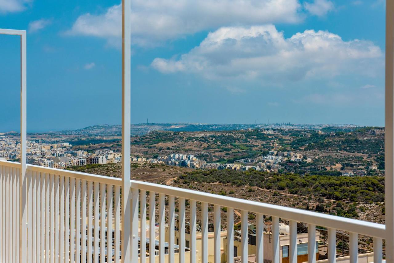Summer Breeze Penthouse With Private Hot Tub & Terrace With Panoramic Views, By Getawaysmalta Mellieħa Esterno foto