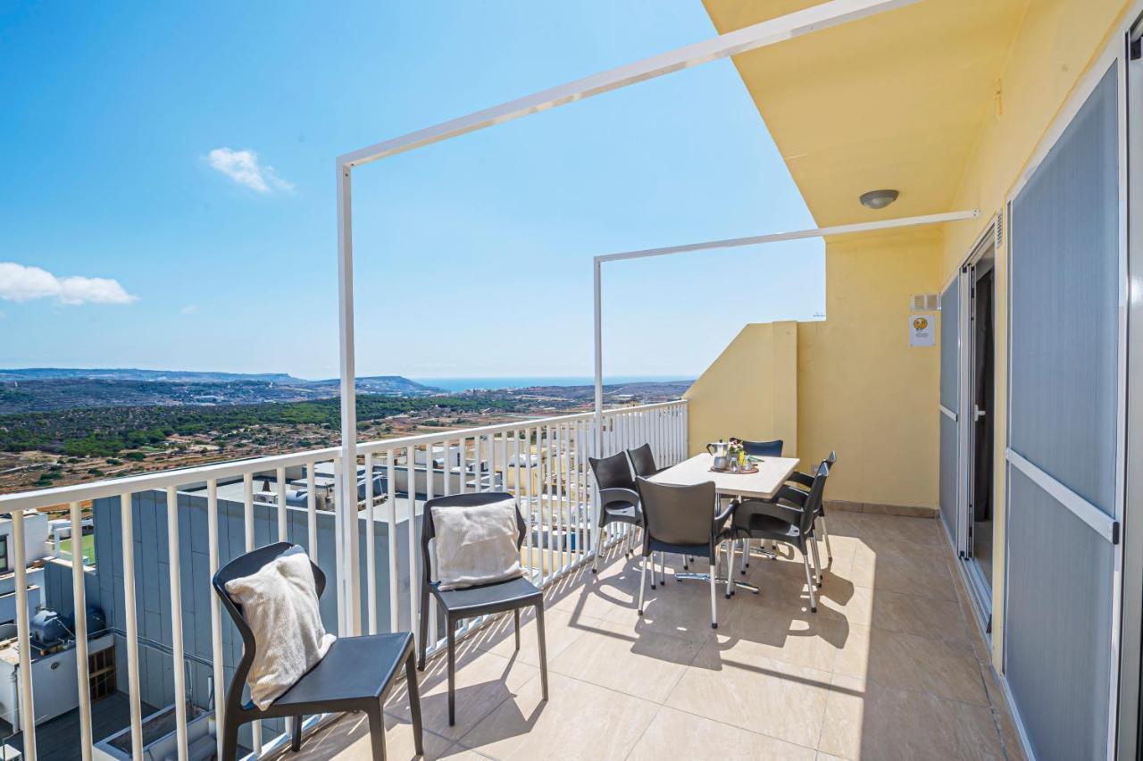 Summer Breeze Penthouse With Private Hot Tub & Terrace With Panoramic Views, By Getawaysmalta Mellieħa Esterno foto